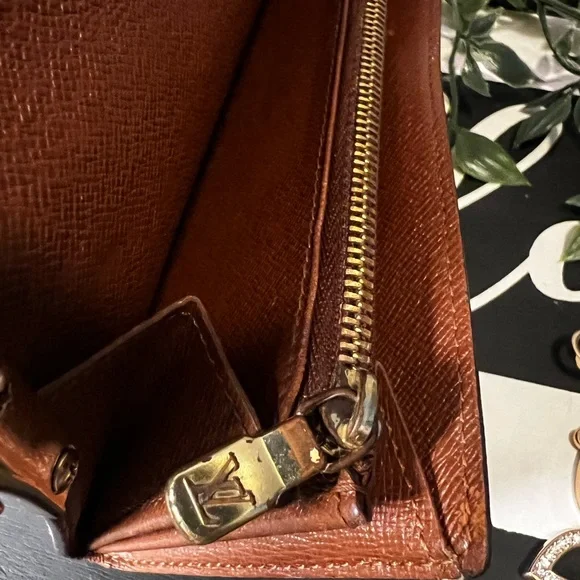 Louis Vuitton Sarah Wallet Vintage 2003 converted crossbody Preloved see photos - Picture 12 of 16